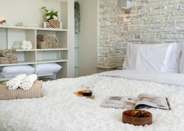 White Tower Suite Near The Harbor Appartamento