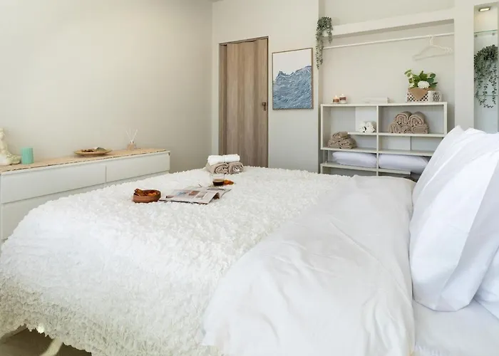 White Tower Suite Near The Harbor Appartamento *