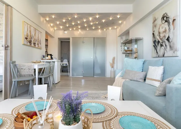 White Tower Suite Near The Harbor Appartamento *