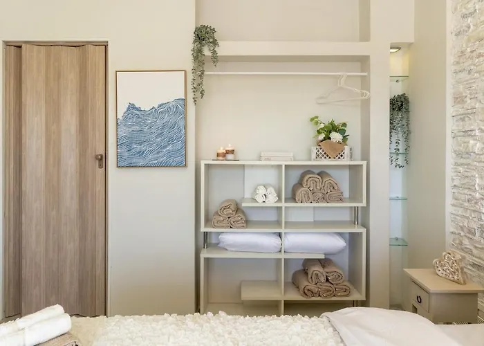 White Tower Suite Near The Harbor Appartamento *